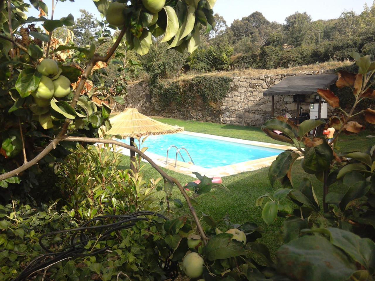 Hotel Glamping Hills Santa Comba de Rossas Exterior foto